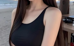 女生迈开腿让男生打扑克